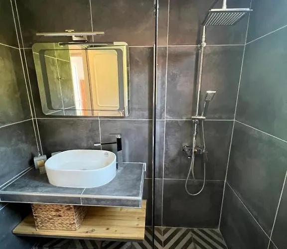 Flower * העיירה סקיאתוס